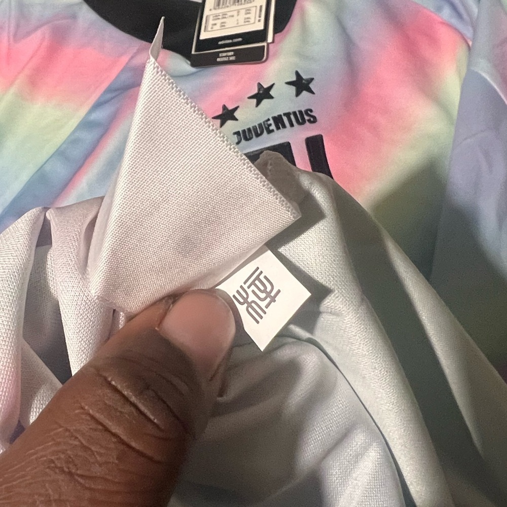 EA SPORTS x 2019 Adidas Limited Edition Juventus Jersey NWT - Picture 3 of 4